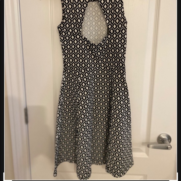 H&M dress - Picture 2 of 2